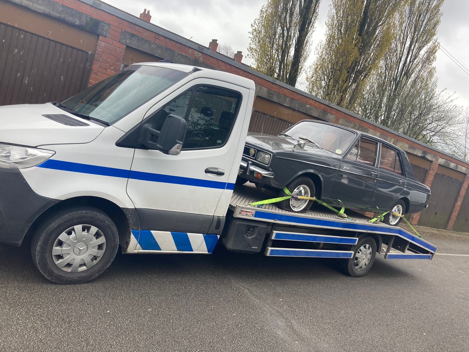 Roadside breakdown recovery service in the UK